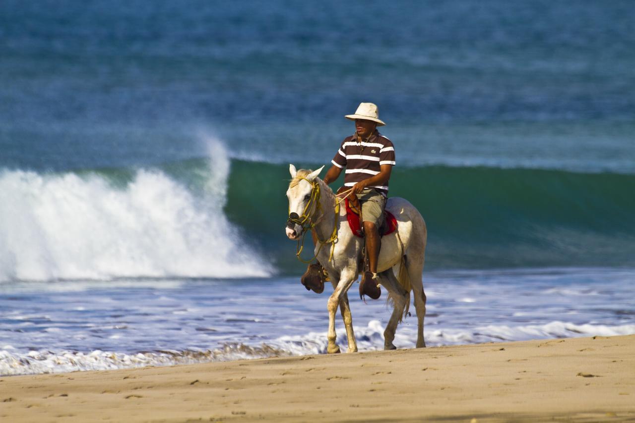 פופויו Buena Onda Beach Resort מראה חיצוני תמונה